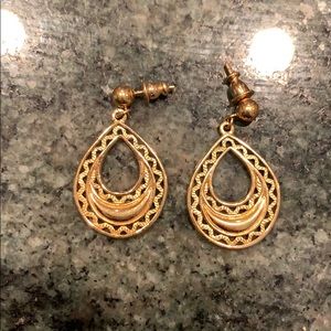 VINTAGE Monet hanging earrings